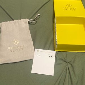 Kendra Scott packaging